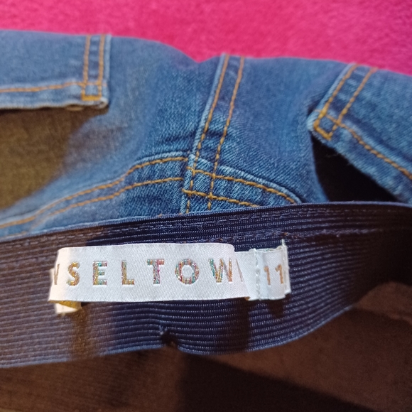 Tinseltown Jeans - Picture 5 of 5